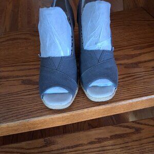 Tom's espadrille style gray size 6.5
